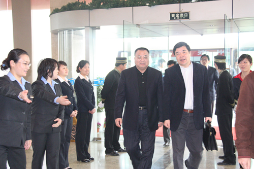 2009年4月9日上午9时，省委常委、市委书记王国平莅临胜博发西溪宾馆参加旅游